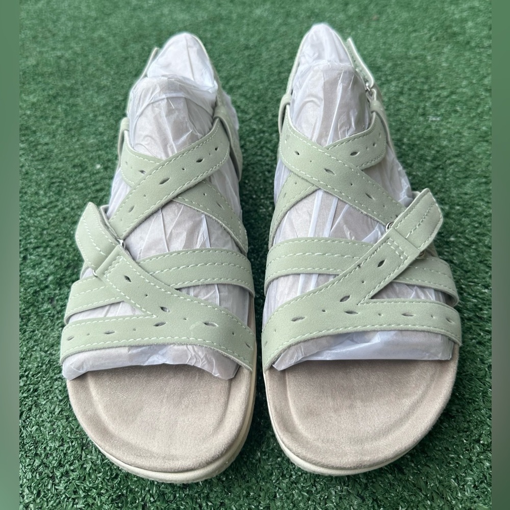 New Earth Origins Samsin 3 Strappy Light Green Sandals Womens Size 11M